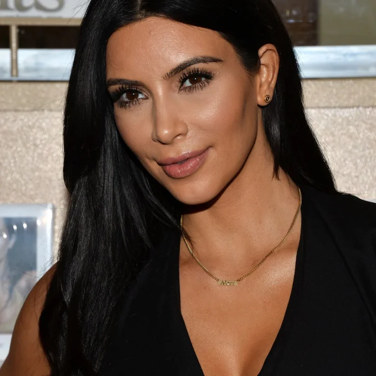 beauty-2015-05-kim-kardashian-confidence-main